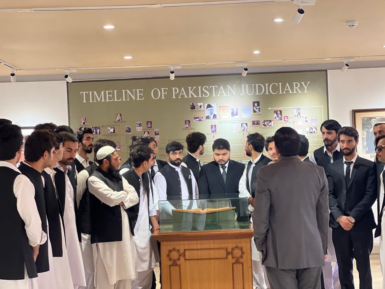 Law students learning courtroom advocacy and moot court technique